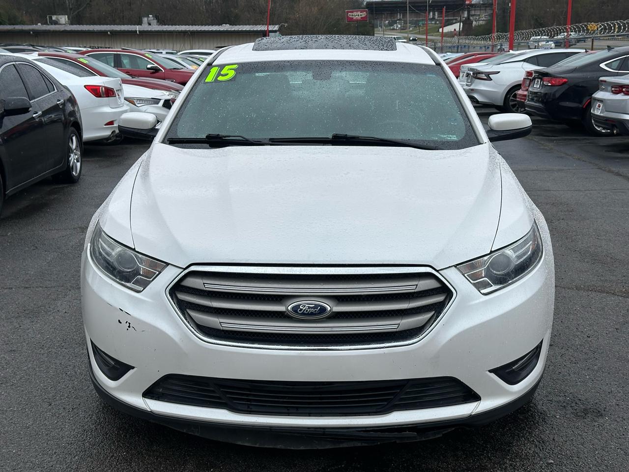 Ford Taurus 4dr Sdn SEL AWD 2015