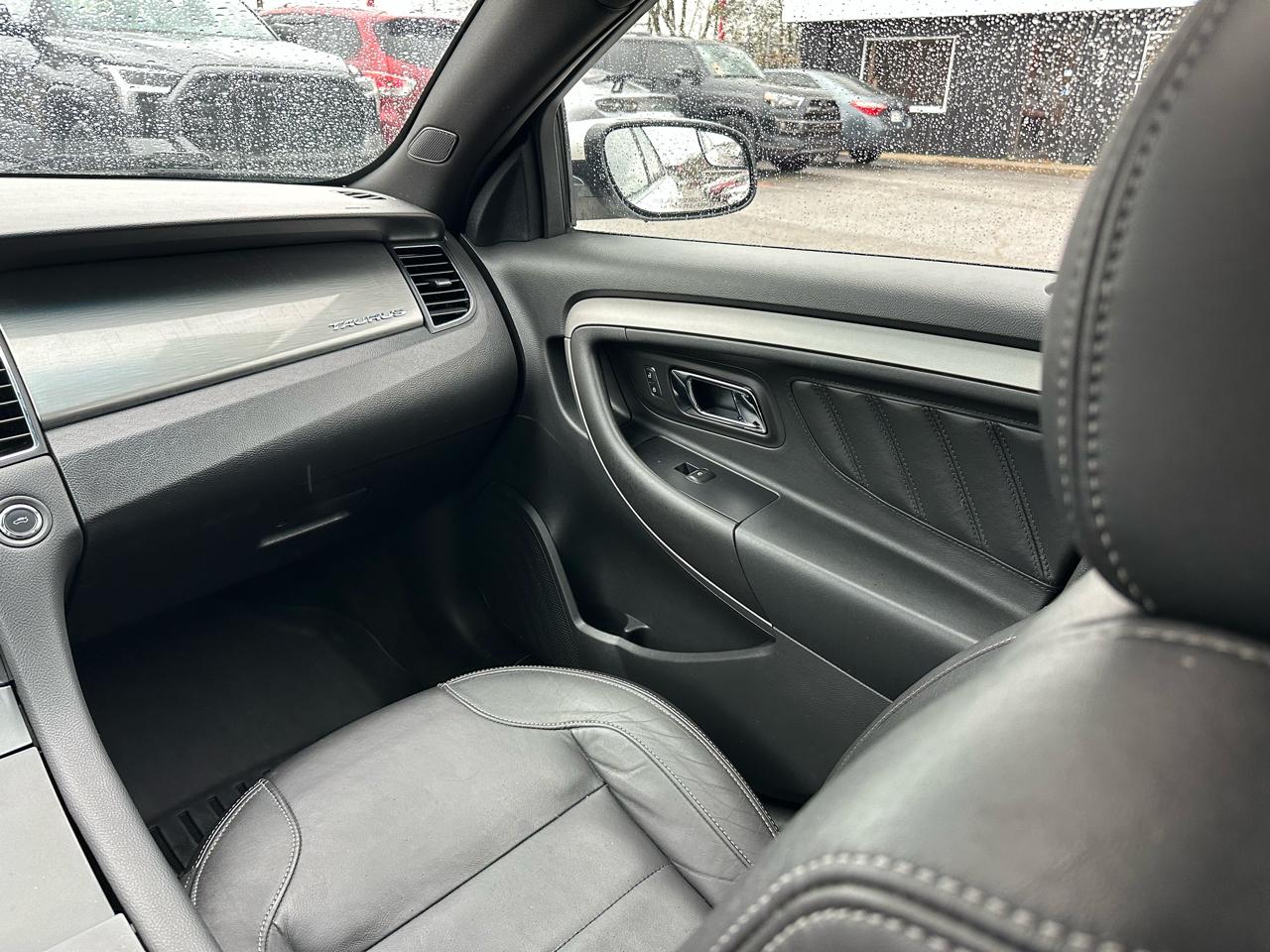 Ford Taurus 4dr Sdn SEL AWD 2015