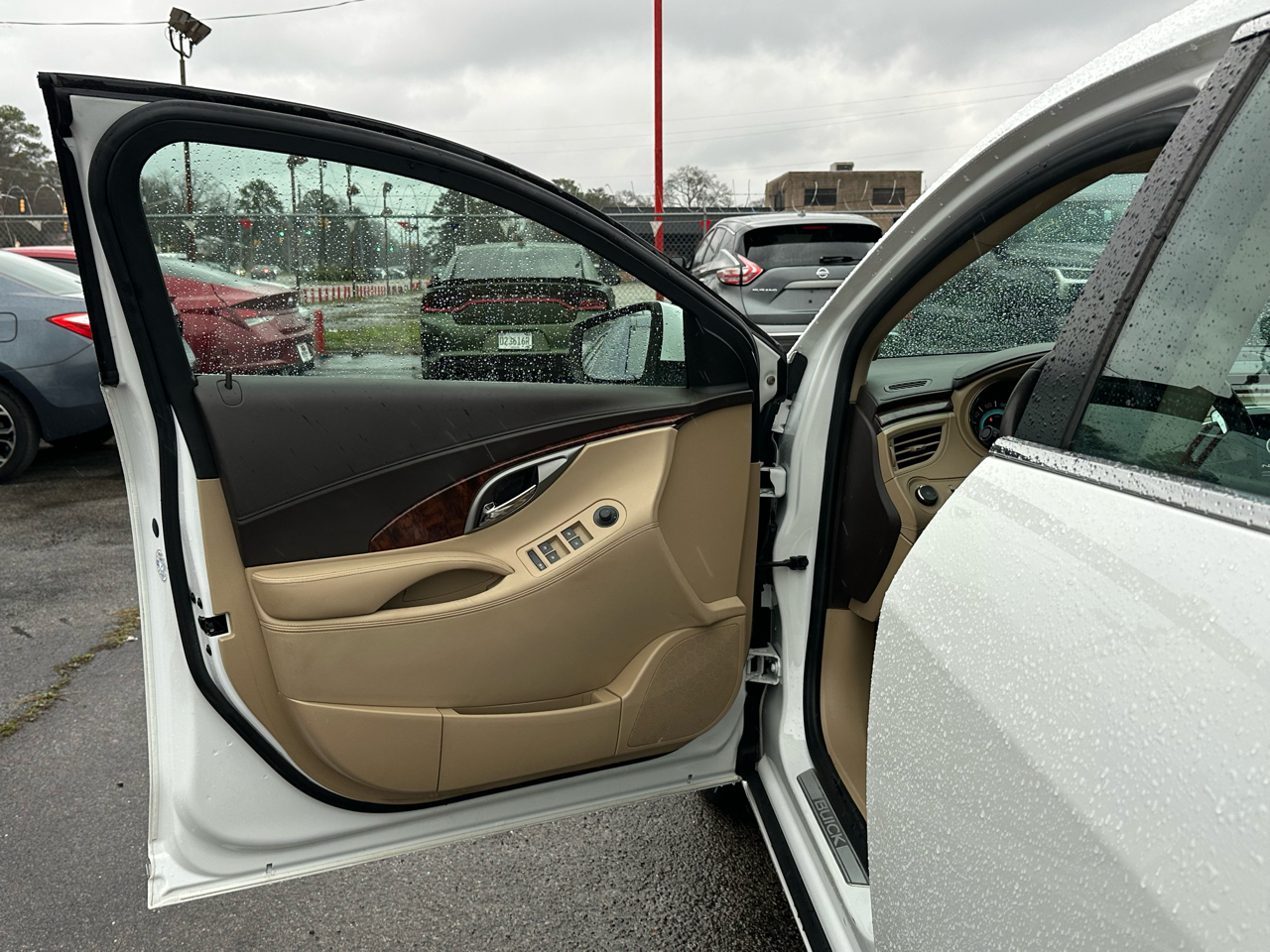 Buick LaCrosse 4dr Sdn Leather FWD 2012