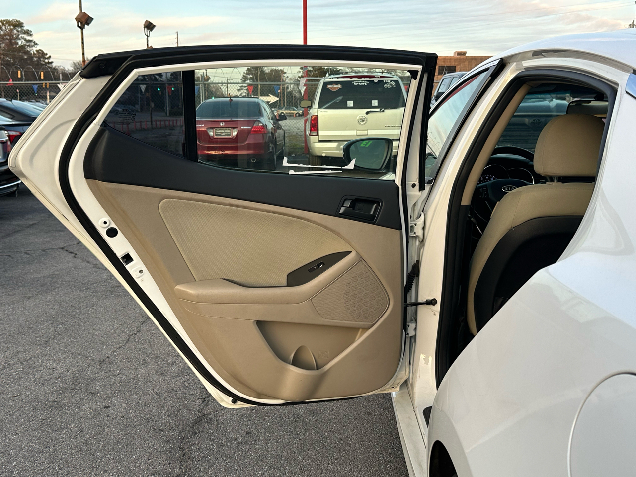 Kia Optima 4dr Sdn 2.4L Auto LX 2011