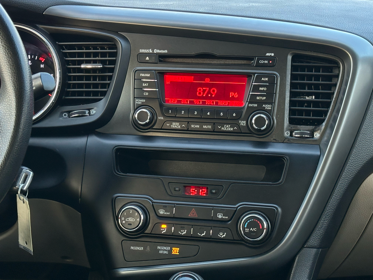 Kia Optima 4dr Sdn 2.4L Auto LX 2011