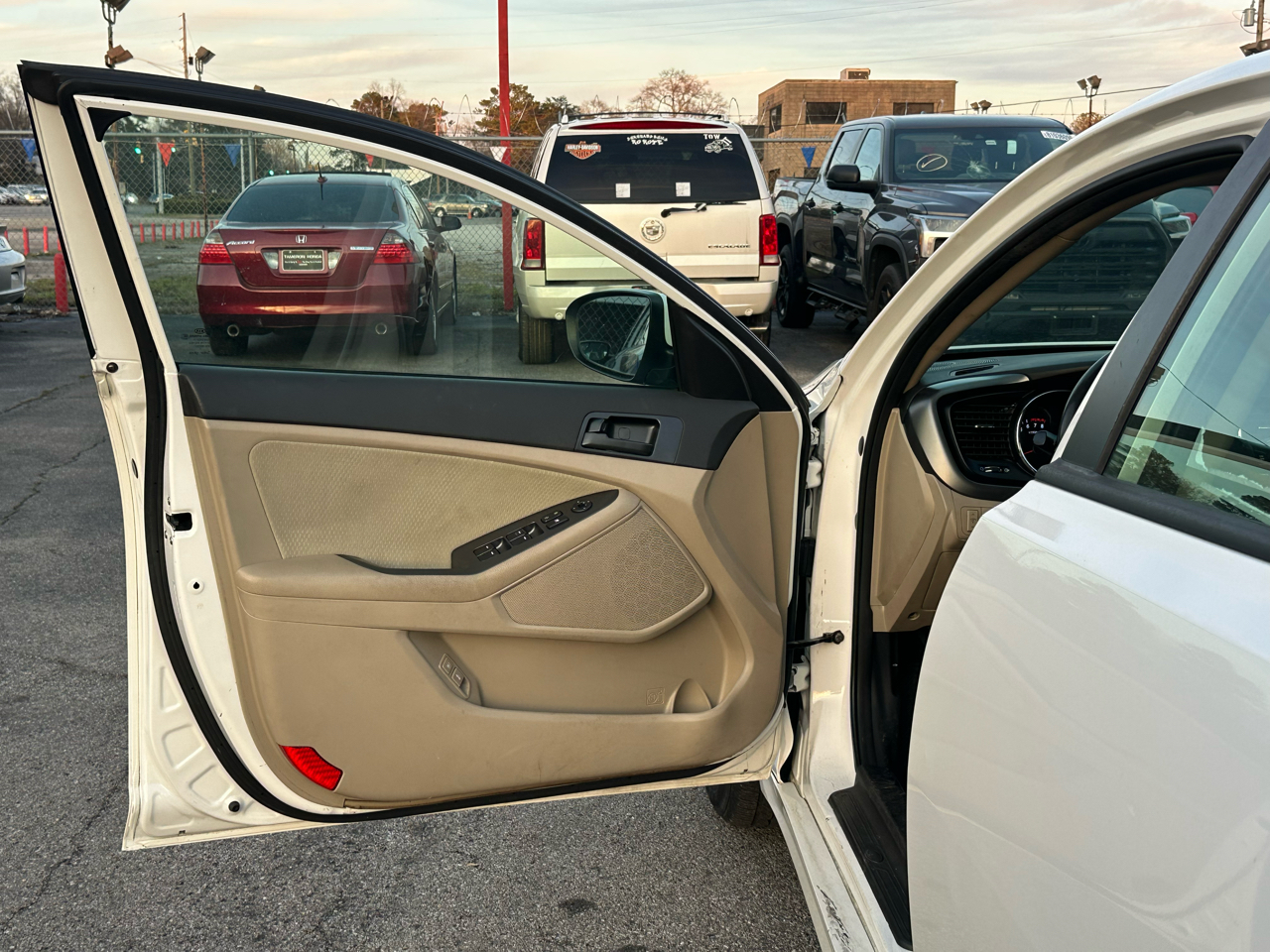 Kia Optima 4dr Sdn 2.4L Auto LX 2011