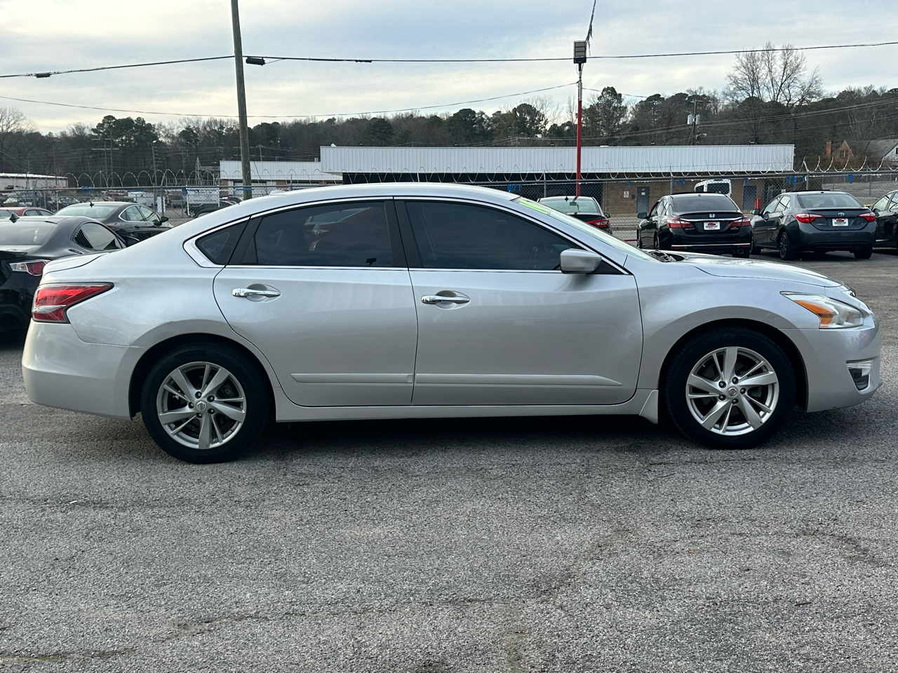 Nissan Altima 4dr Sdn I4 2.5 SV 2014