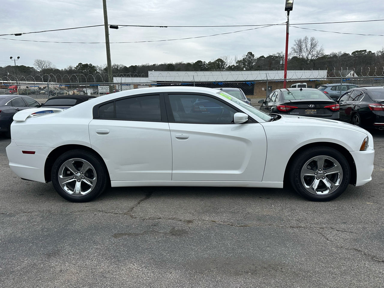 Dodge Charger 4dr Sdn SXT RWD 2013