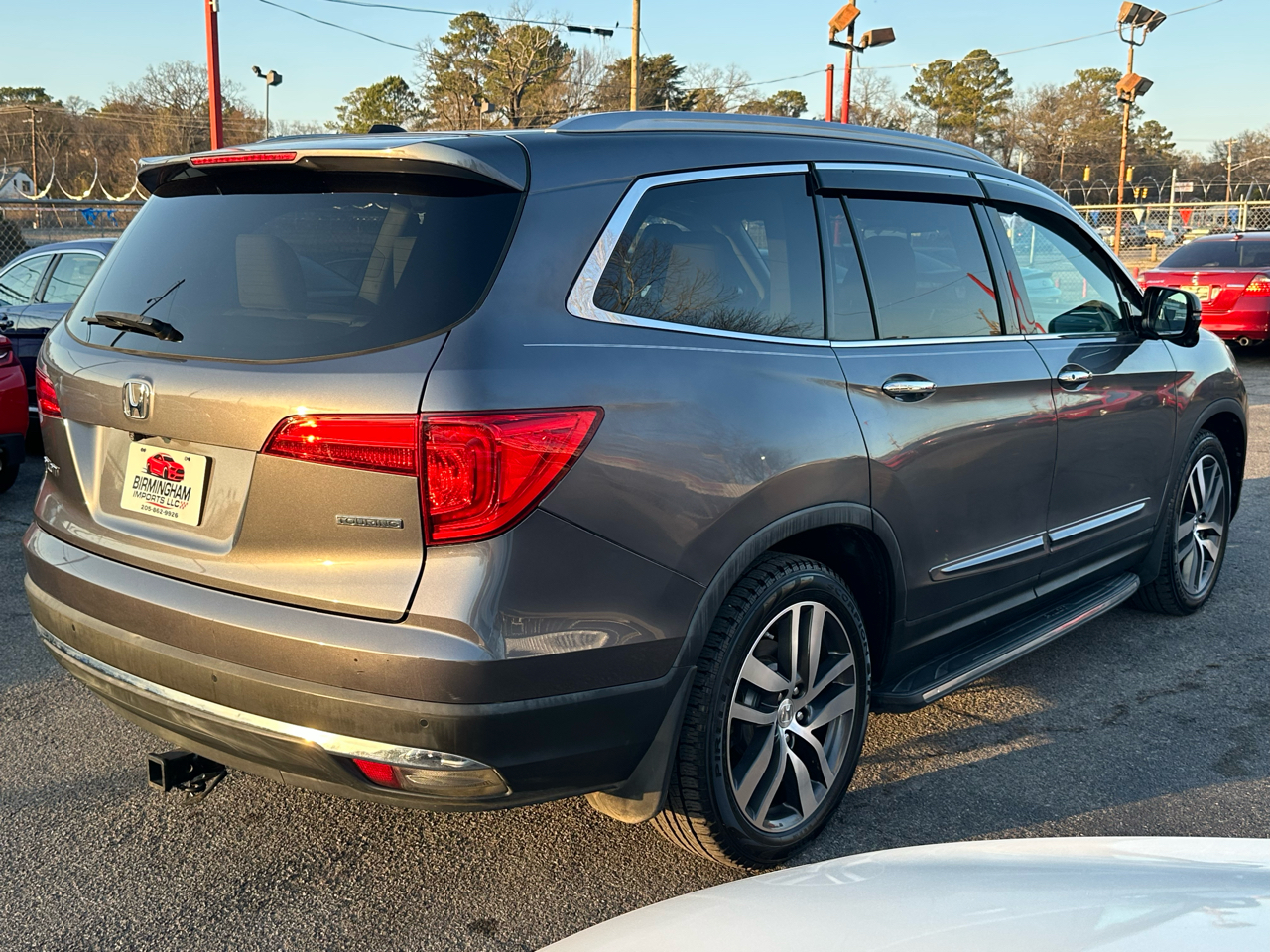 Honda Pilot 2WD 4dr Touring w/RES & Navi 2016