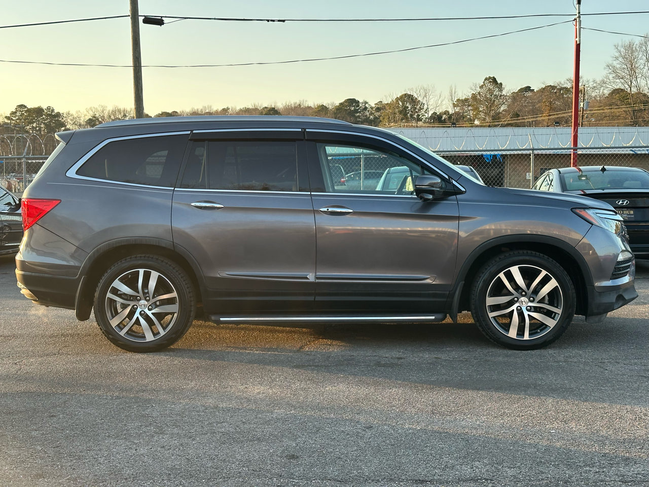 Honda Pilot 2WD 4dr Touring w/RES & Navi 2016