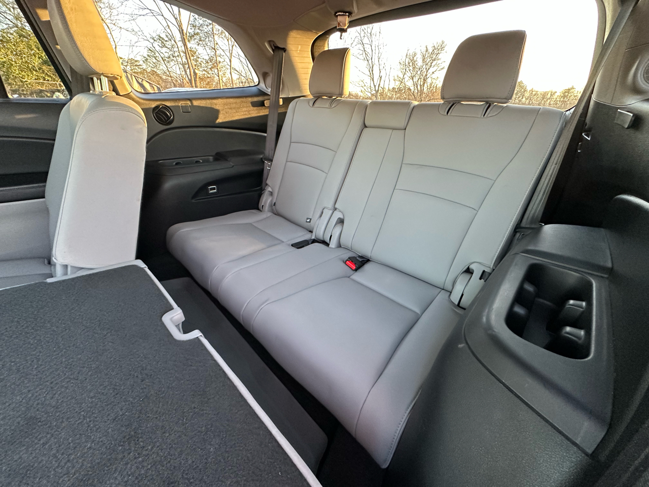 Honda Pilot 2WD 4dr Touring w/RES & Navi 2016