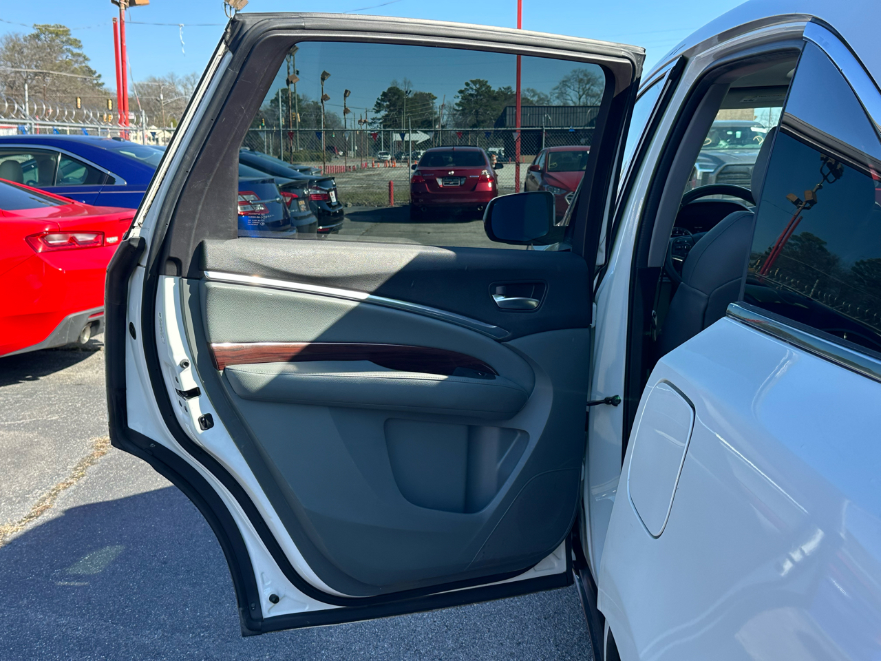 Acura MDX SH-AWD 4dr Tech Pkg 2015