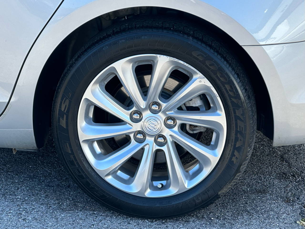 Buick LaCrosse 4dr Sdn Leather FWD 2015