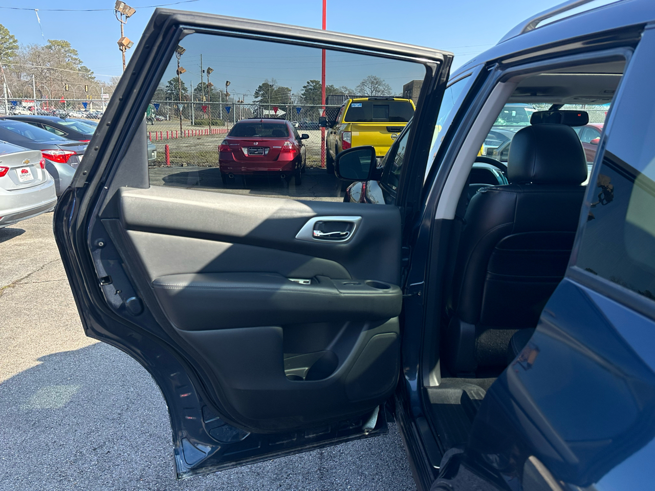 Nissan Pathfinder 2WD 4dr SL 2013