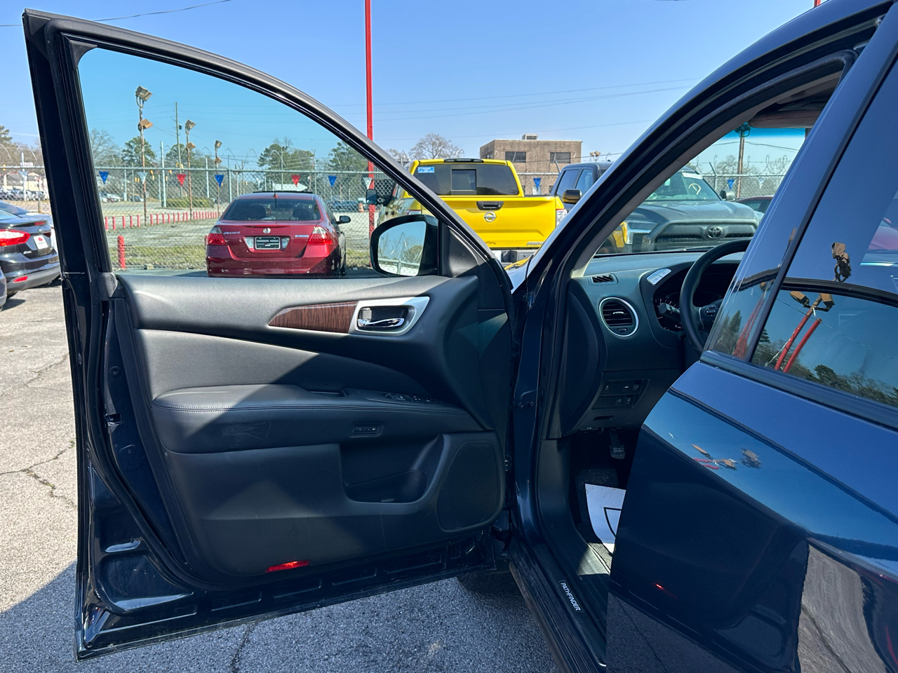 Nissan Pathfinder 2WD 4dr SL 2013