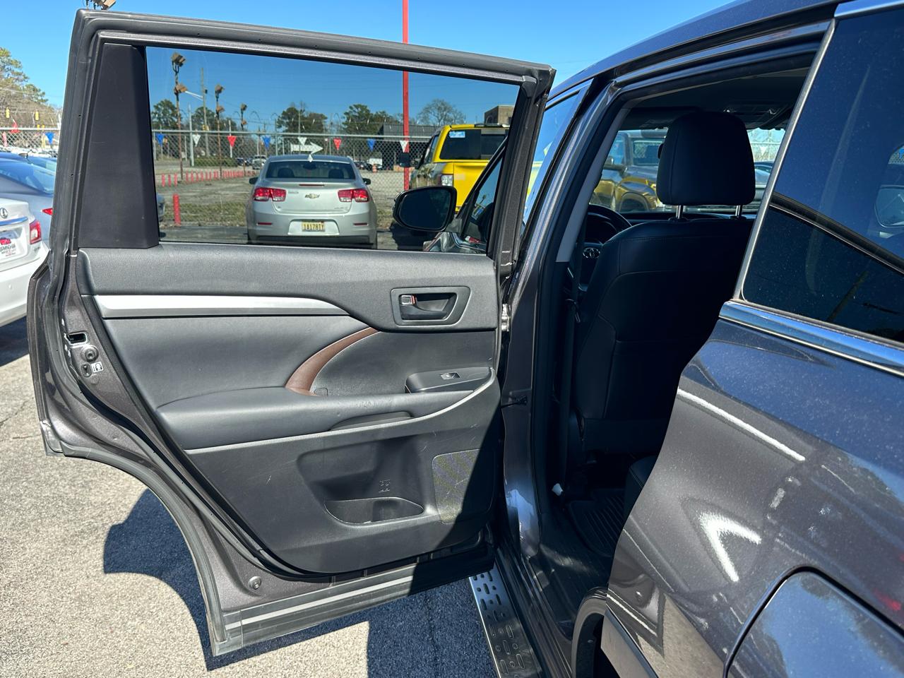 Toyota Highlander AWD 4dr V6 LE (Natl) 2014