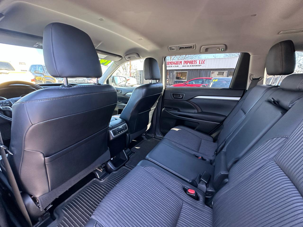 Toyota Highlander AWD 4dr V6 LE (Natl) 2014