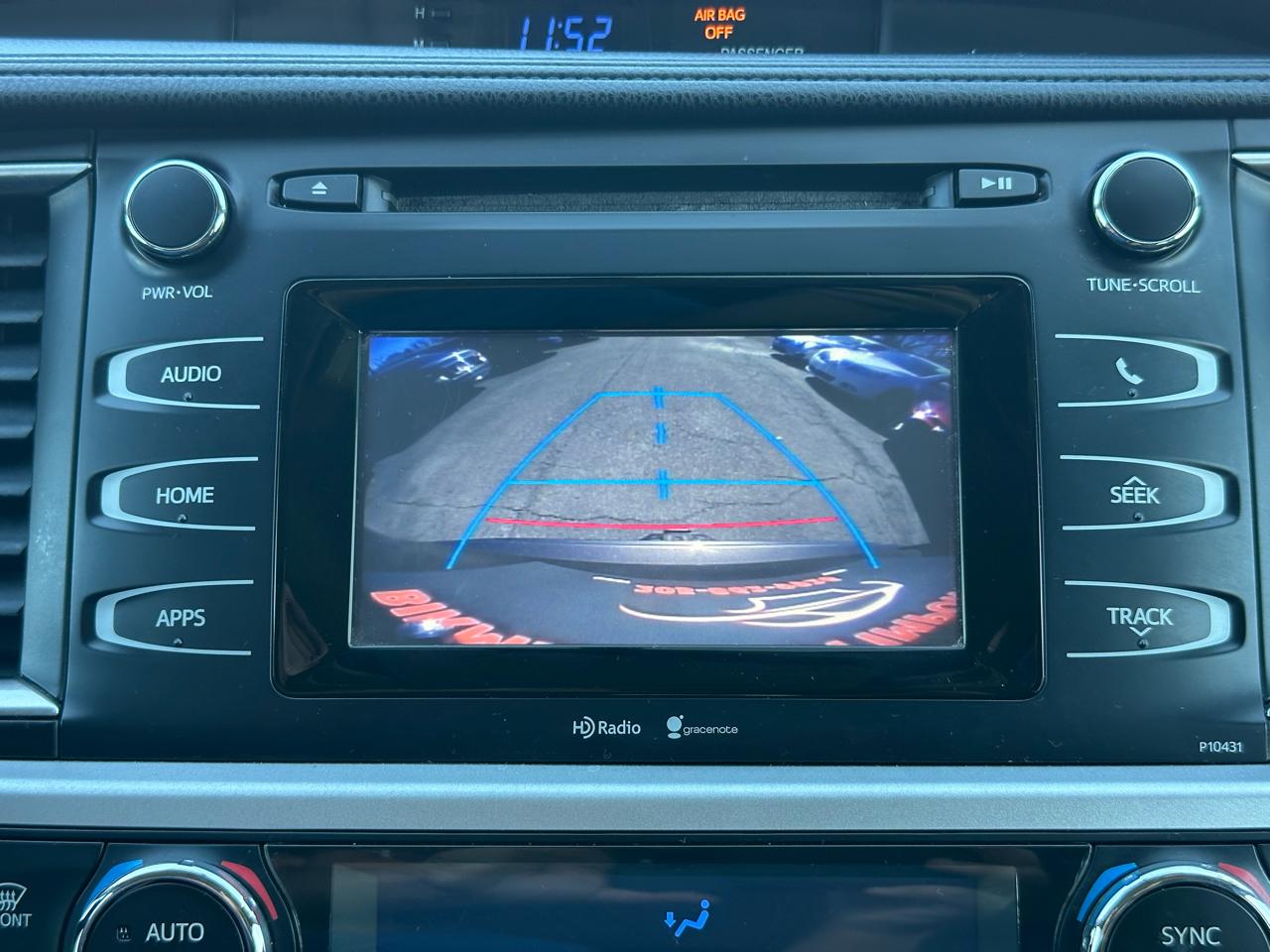 Toyota Highlander AWD 4dr V6 LE (Natl) 2014