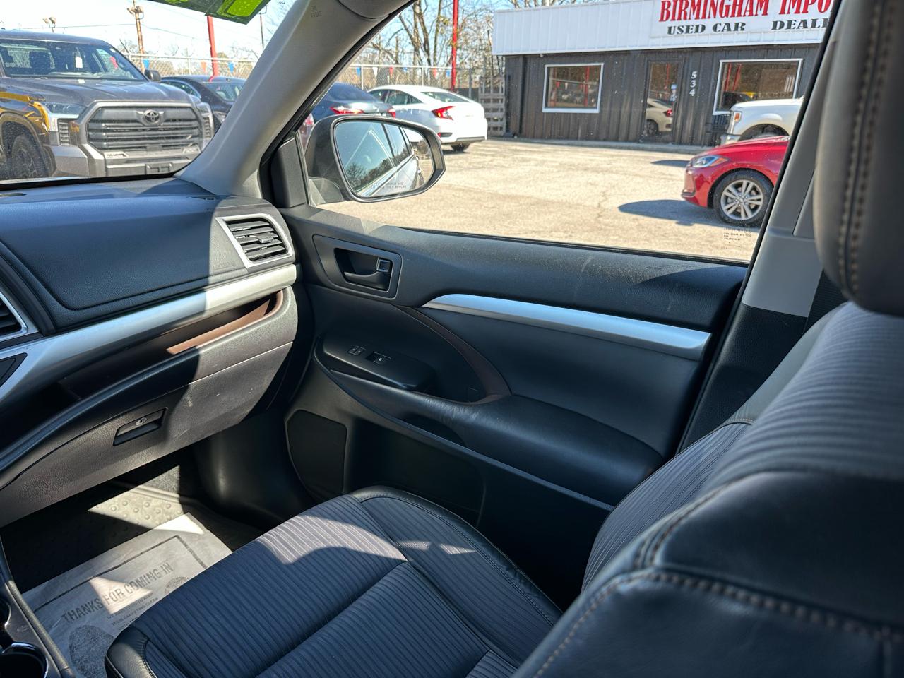 Toyota Highlander AWD 4dr V6 LE (Natl) 2014