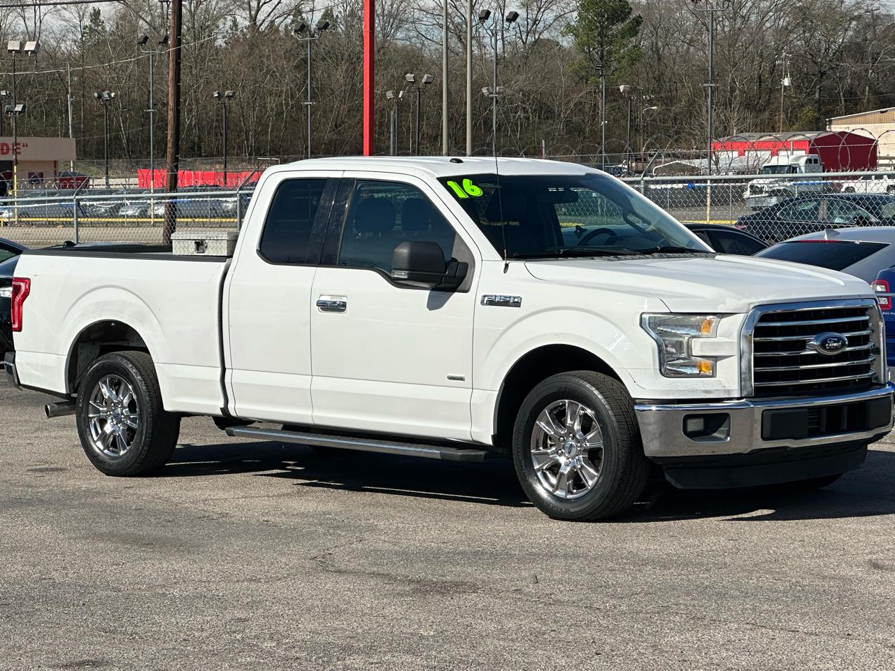 Ford F-150 2WD SuperCab 145" Lariat 2016