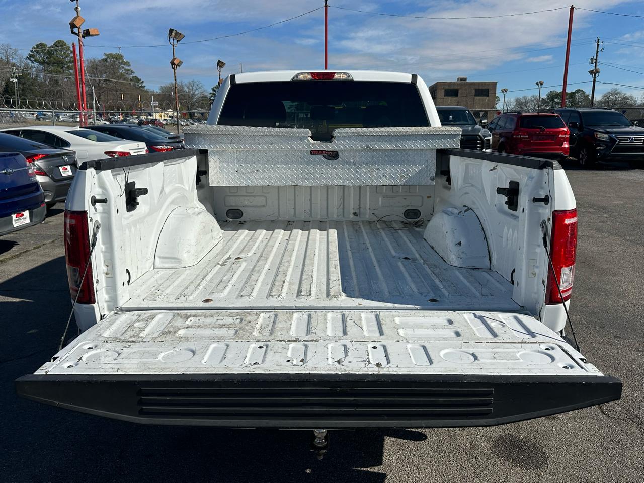 Ford F-150 2WD SuperCab 145" Lariat 2016