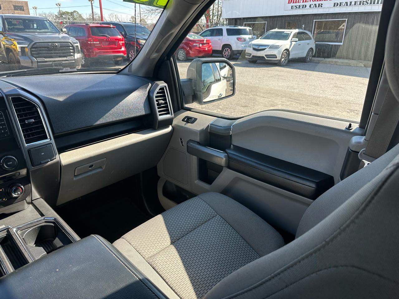 Ford F-150 2WD SuperCab 145" Lariat 2016