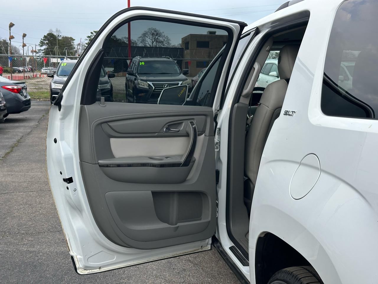 GMC Acadia FWD 4dr SLT w/SLT-1 2016