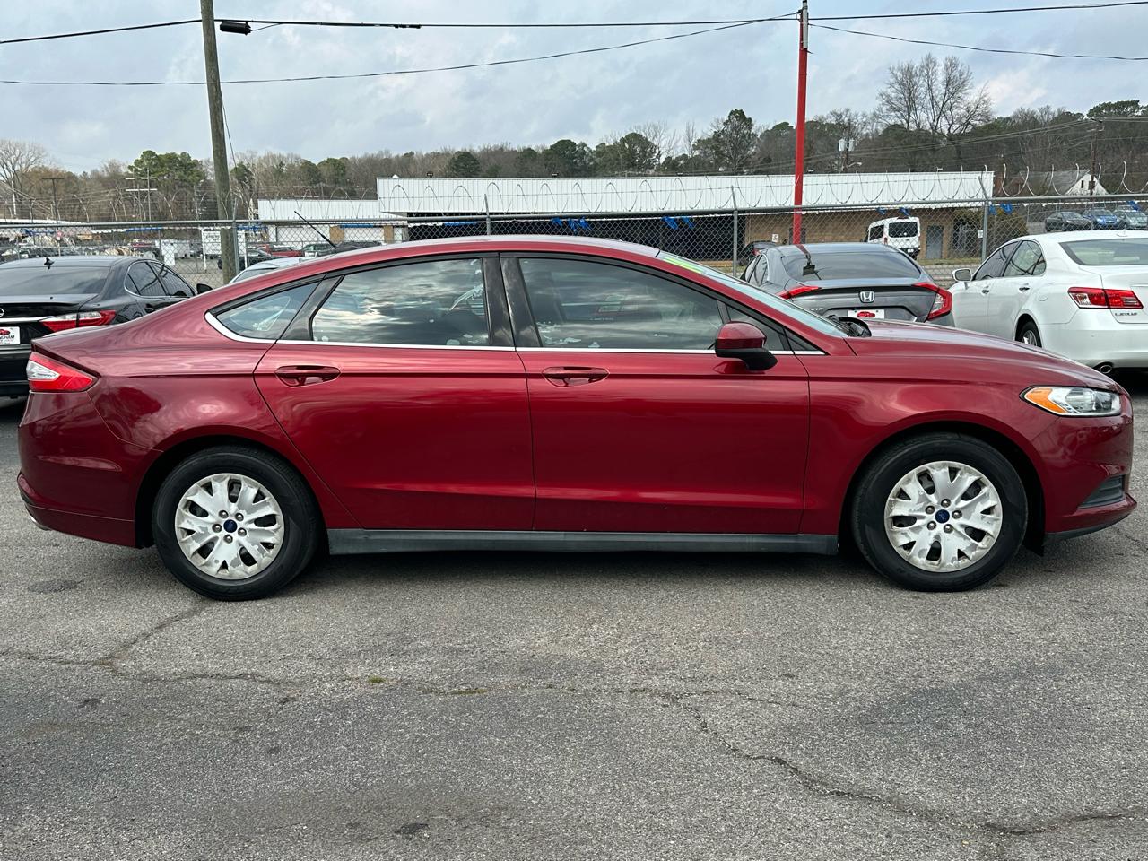 Ford Fusion 4dr Sdn S FWD 2014