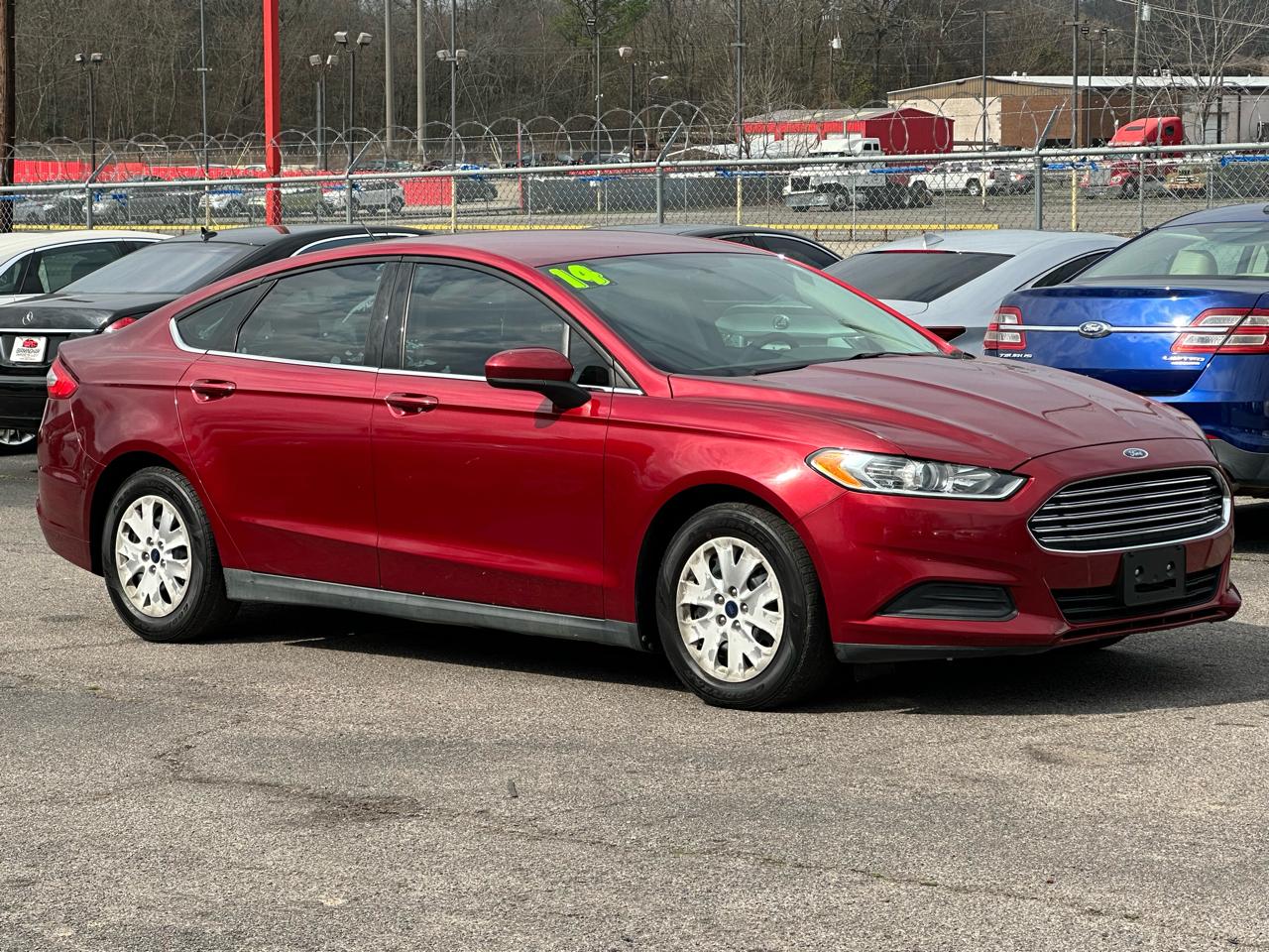 Ford Fusion 4dr Sdn S FWD 2014