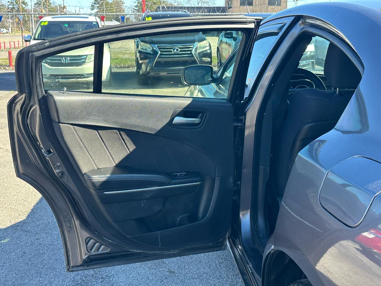 Dodge Charger 4dr Sdn SXT RWD 2016