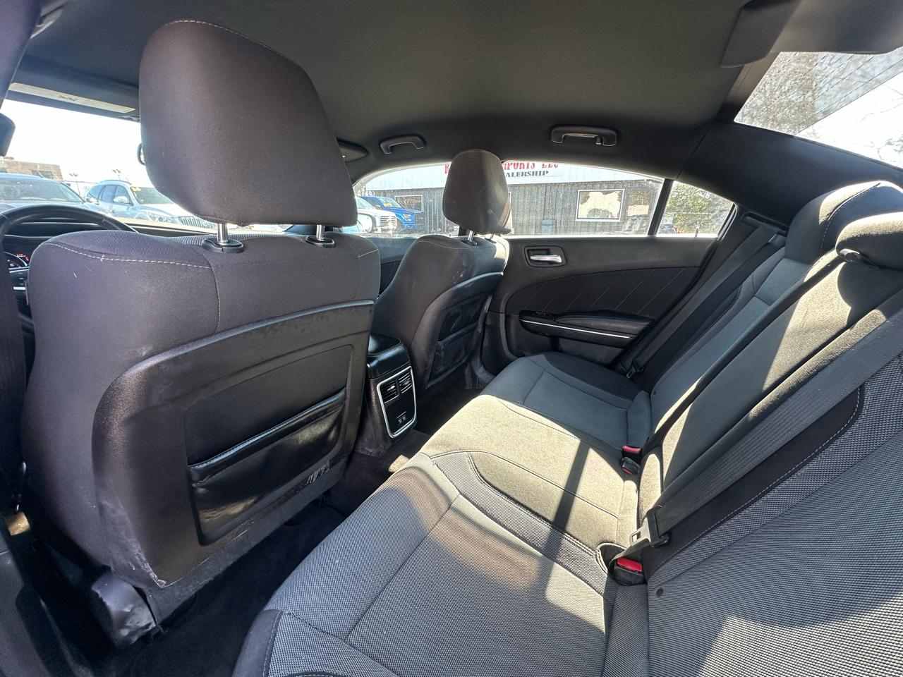 Dodge Charger 4dr Sdn SXT RWD 2016