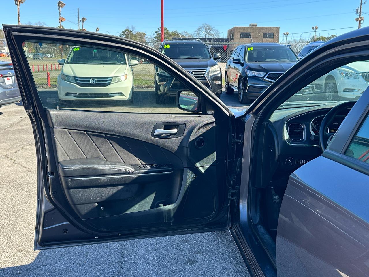 Dodge Charger 4dr Sdn SXT RWD 2016