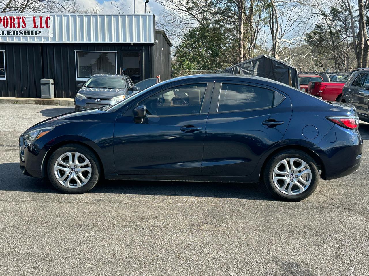 Scion iA 4dr Sdn Man (Natl) 2016