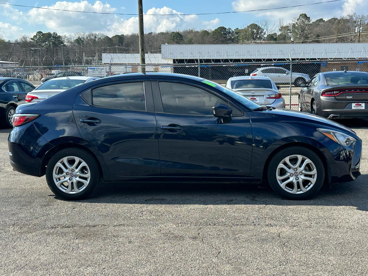 Scion iA 4dr Sdn Man (Natl) 2016