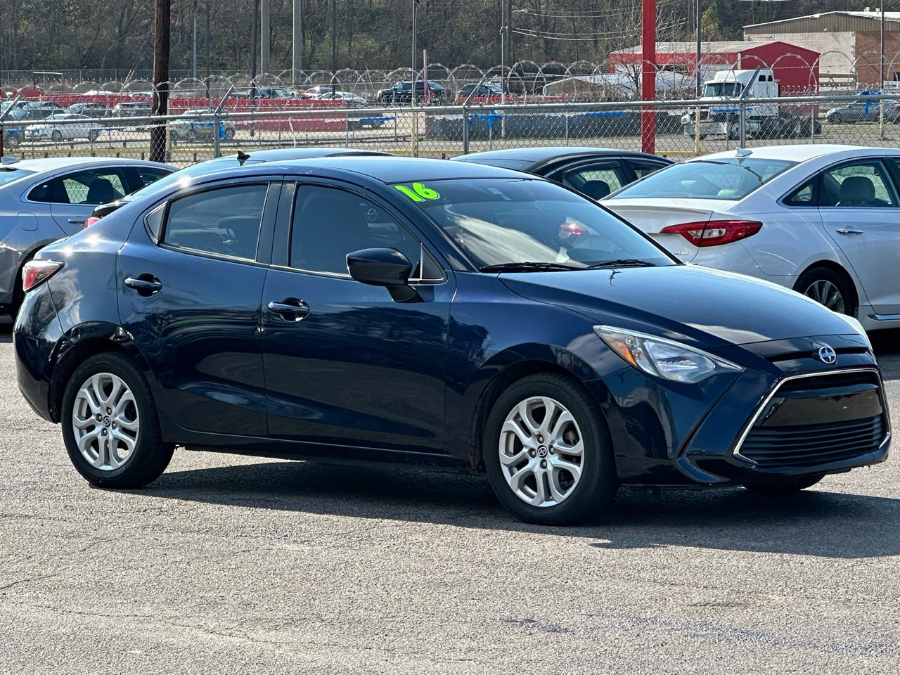Scion iA 4dr Sdn Man (Natl) 2016