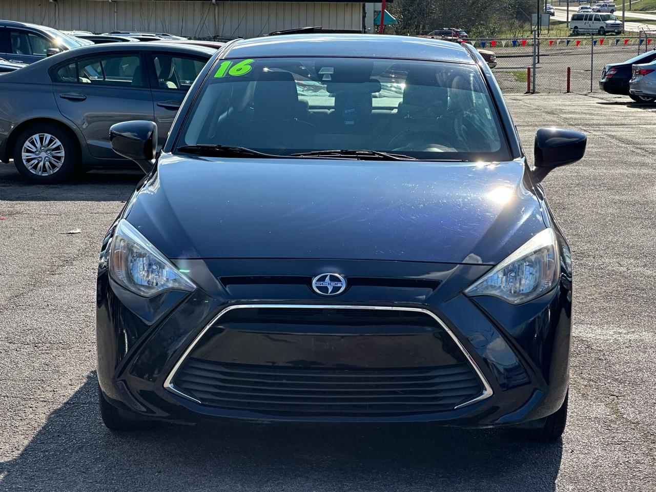 Scion iA 4dr Sdn Man (Natl) 2016
