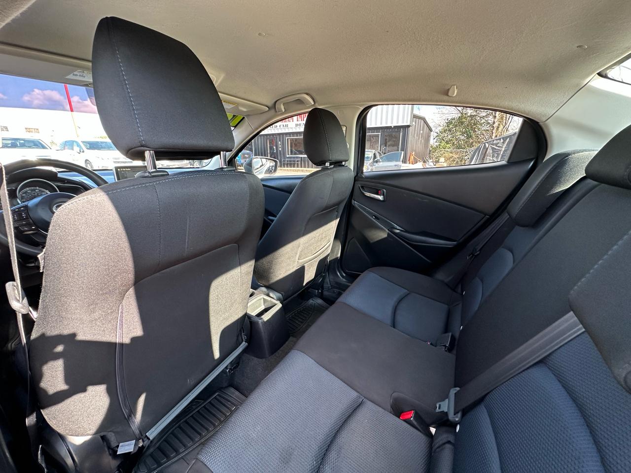 Scion iA 4dr Sdn Man (Natl) 2016