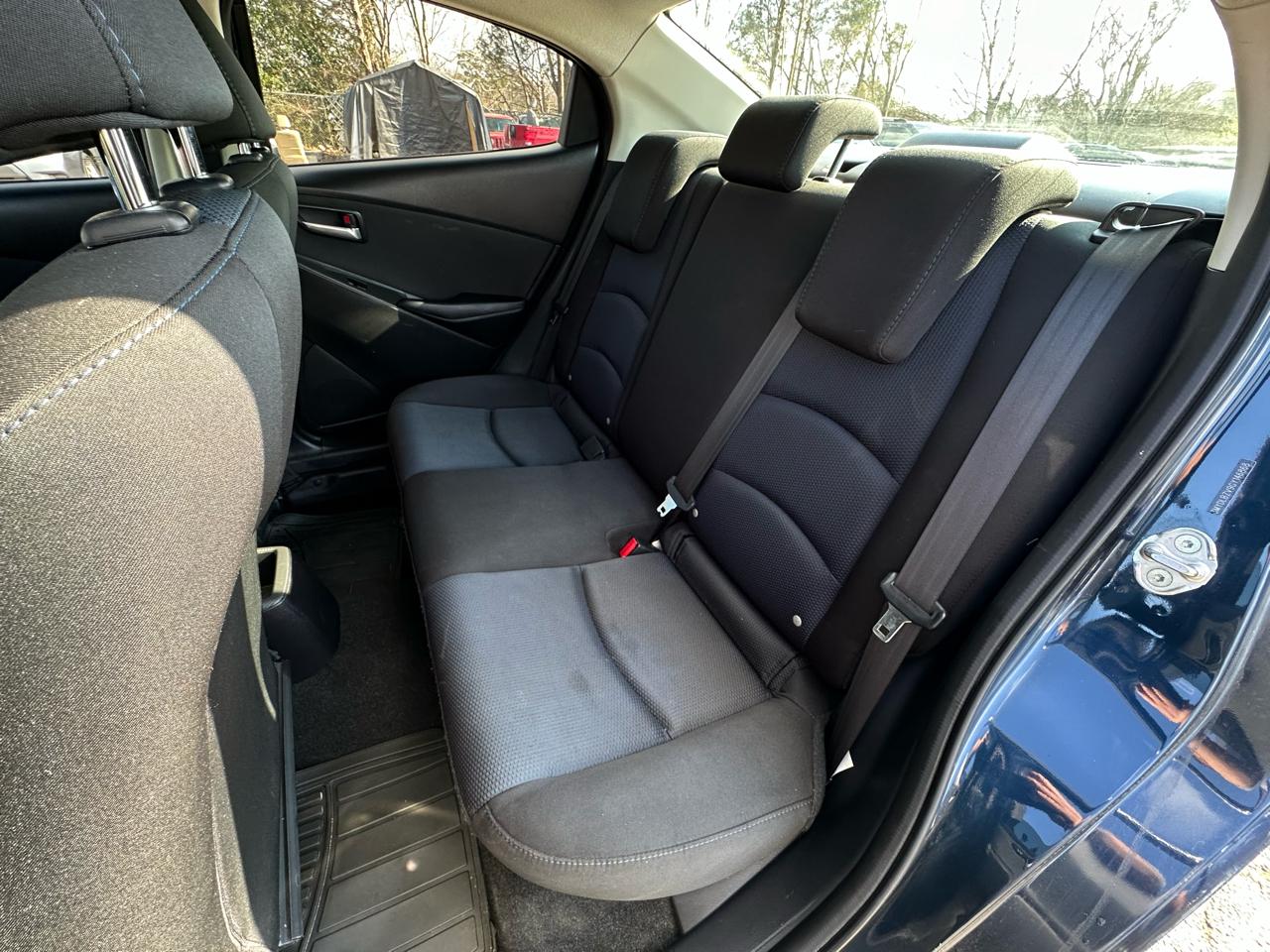 Scion iA 4dr Sdn Man (Natl) 2016