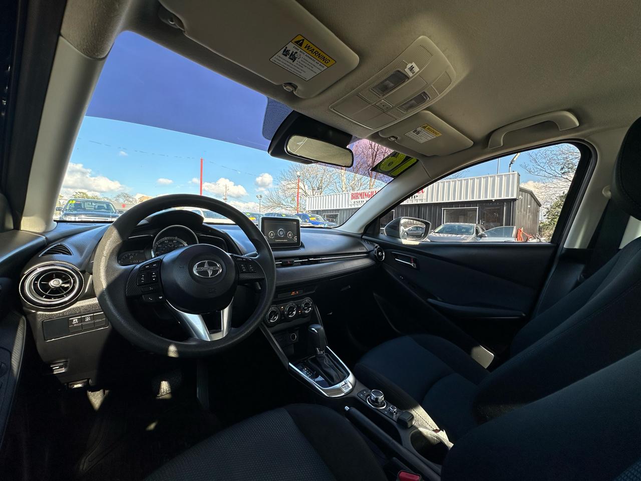 Scion iA 4dr Sdn Man (Natl) 2016