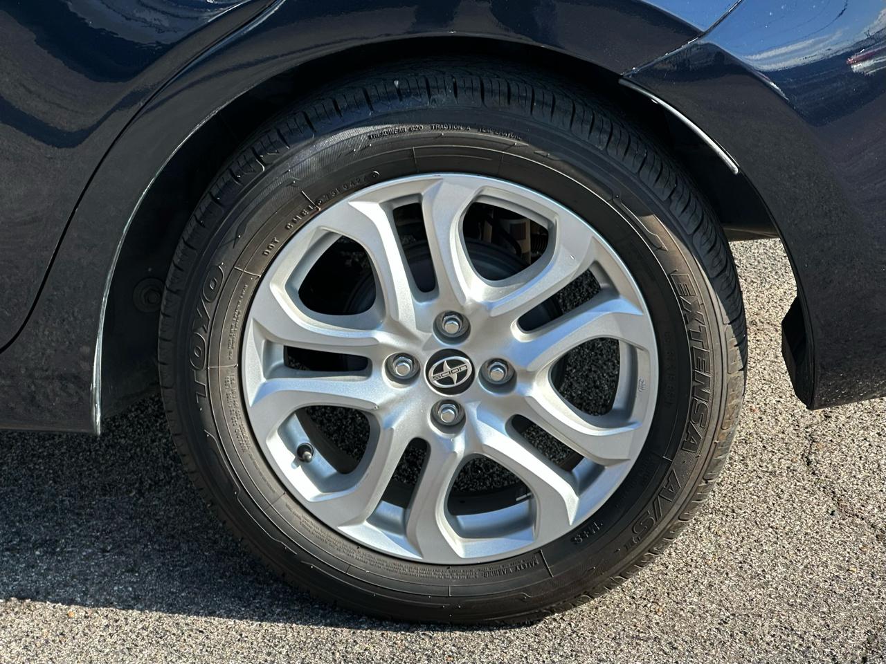 Scion iA 4dr Sdn Man (Natl) 2016