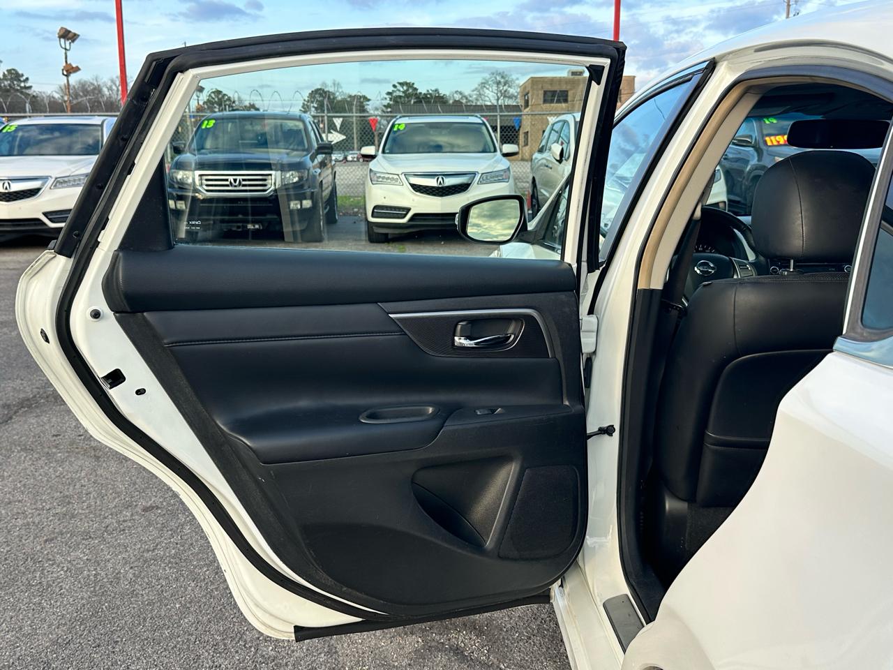 Nissan Altima 4dr Sdn I4 2.5 SL 2013