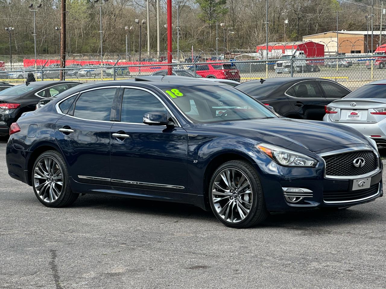 Infiniti Q70 3.7 LUXE AWD 2018