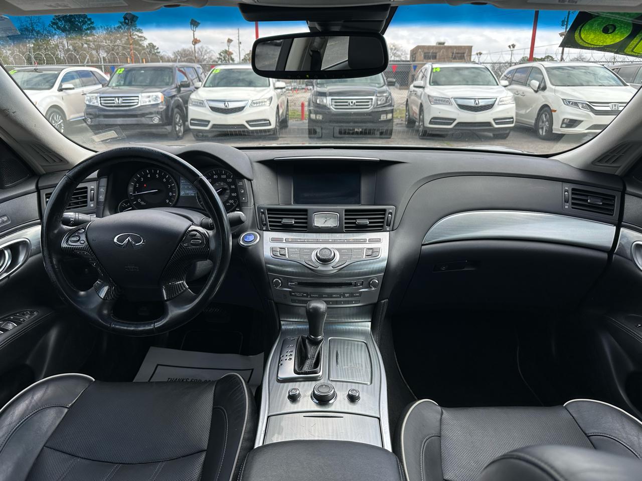Infiniti Q70 3.7 LUXE AWD 2018