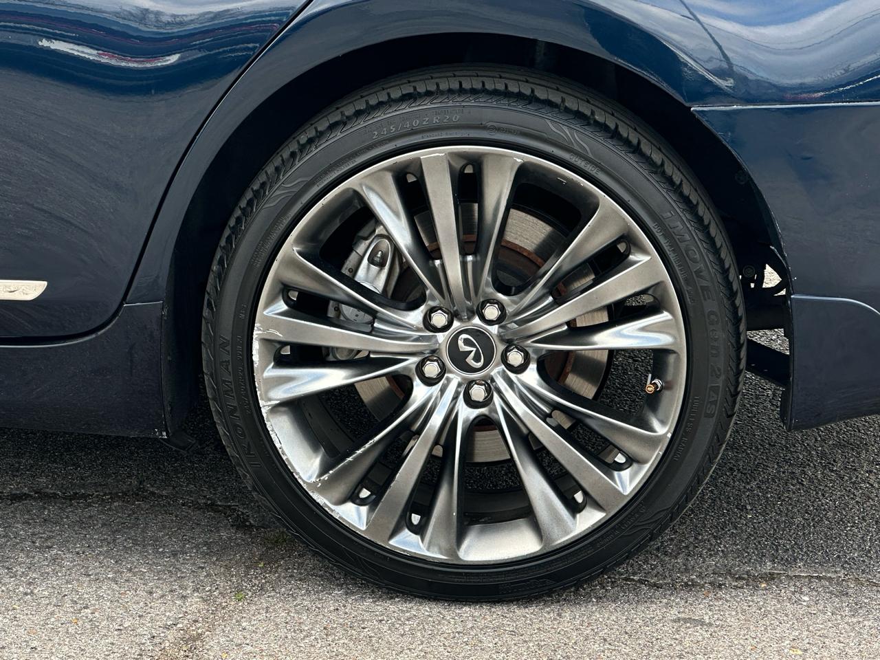 Infiniti Q70 3.7 LUXE AWD 2018