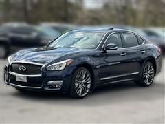 2018 Infiniti Q70 