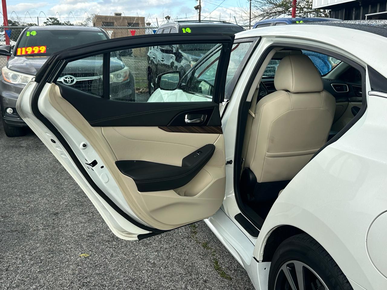 Nissan Maxima 4dr Sdn 3.5 Platinum 2016