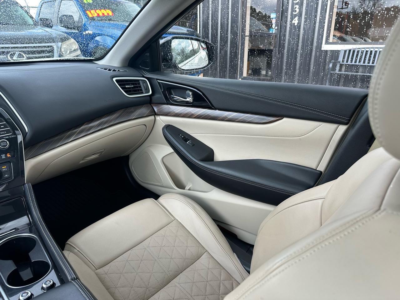 Nissan Maxima 4dr Sdn 3.5 Platinum 2016