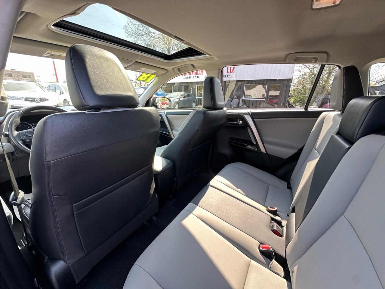 Toyota RAV4 Limited FWD (Natl) 2018