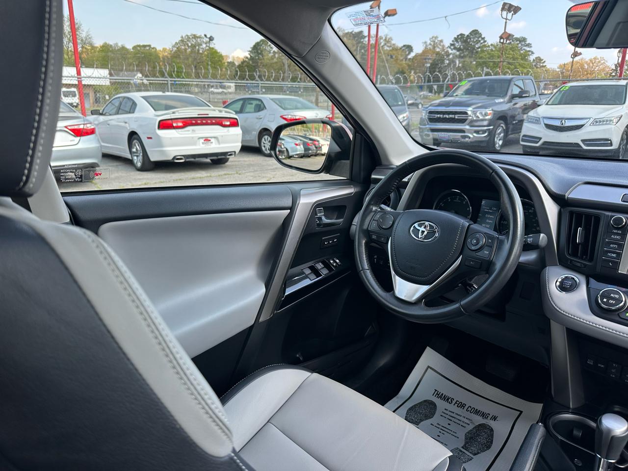 Toyota RAV4 Limited FWD (Natl) 2018