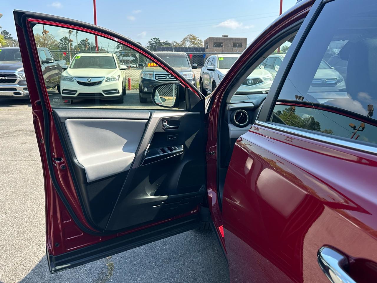 Toyota RAV4 Limited FWD (Natl) 2018