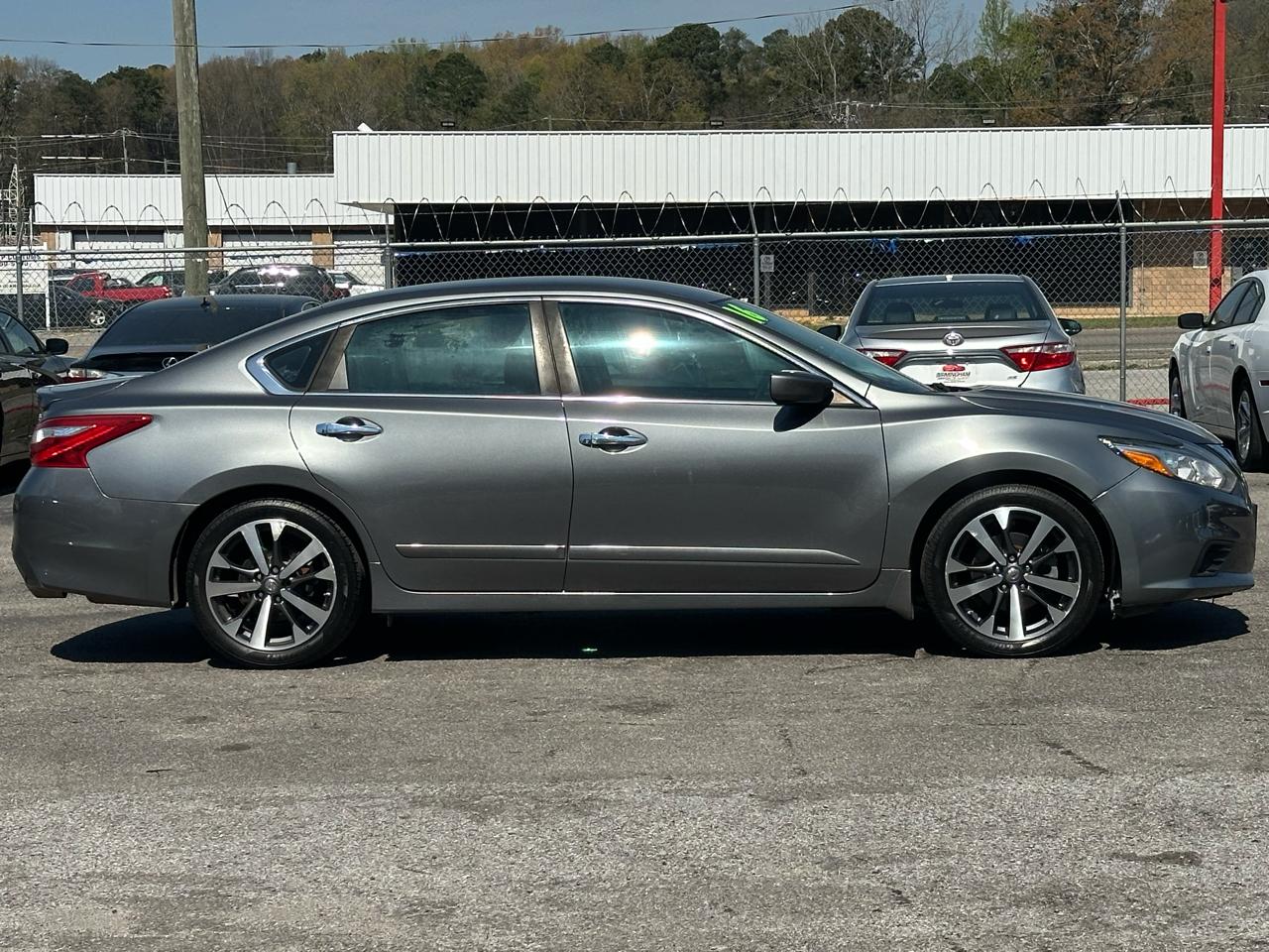 Nissan Altima 4dr Sdn I4 2.5 SR 2016