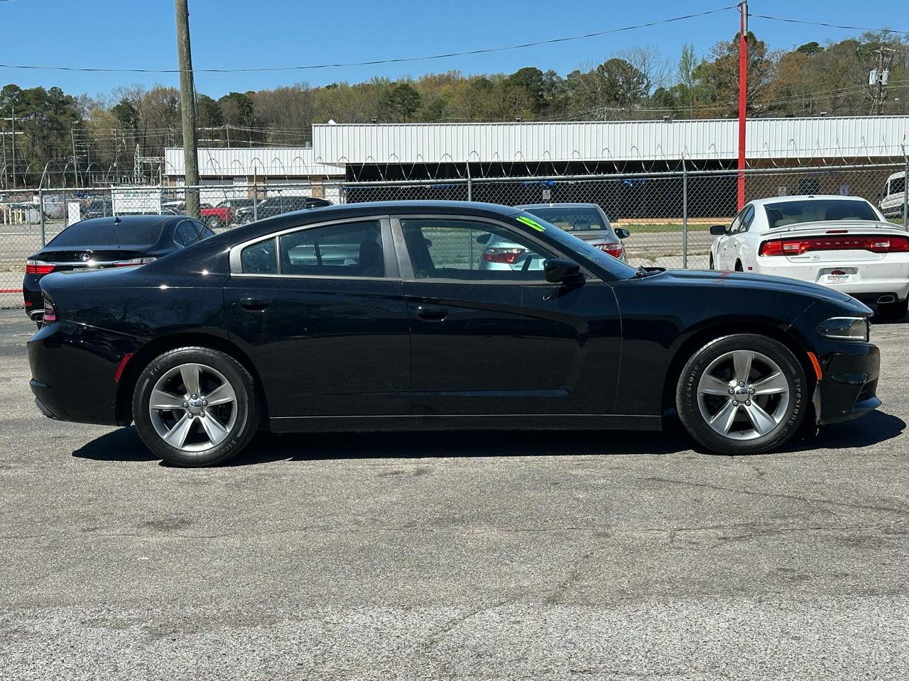 Dodge Charger 4dr Sdn SXT RWD 2016