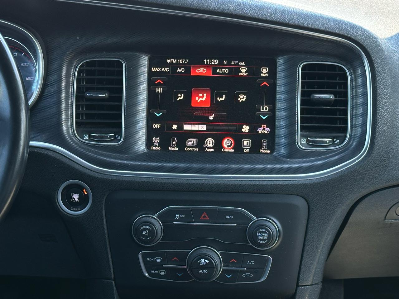 Dodge Charger 4dr Sdn SXT RWD 2016