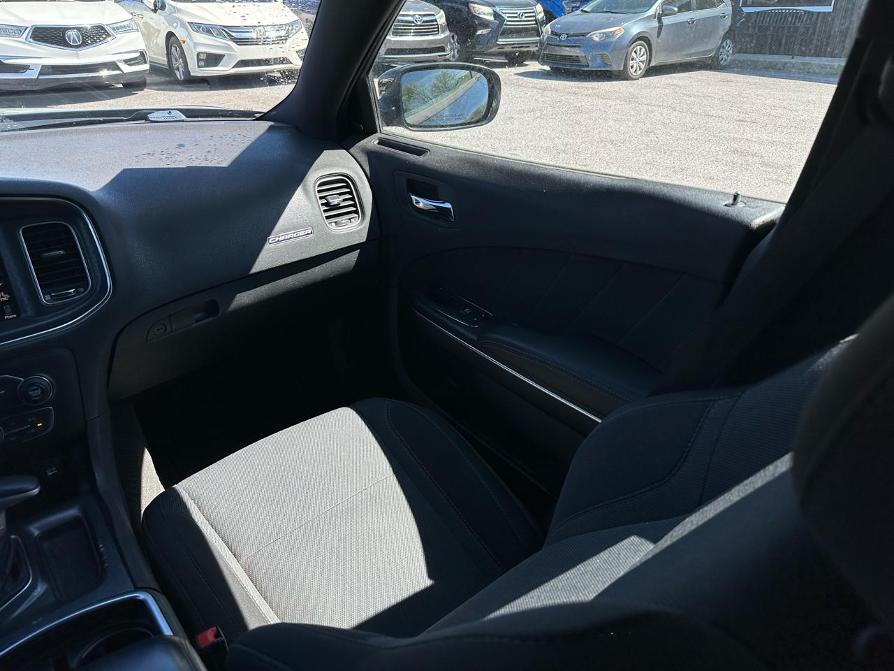 Dodge Charger 4dr Sdn SXT RWD 2016